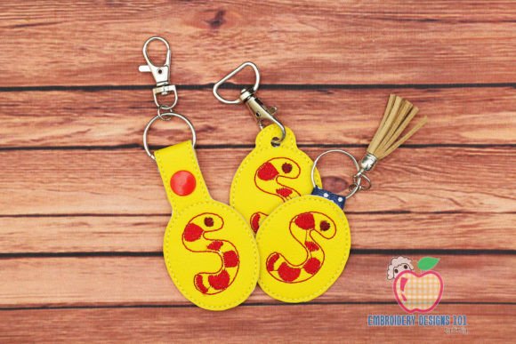 Reviewing LETTER S in the Hoop Keyfob for Holiday Collections